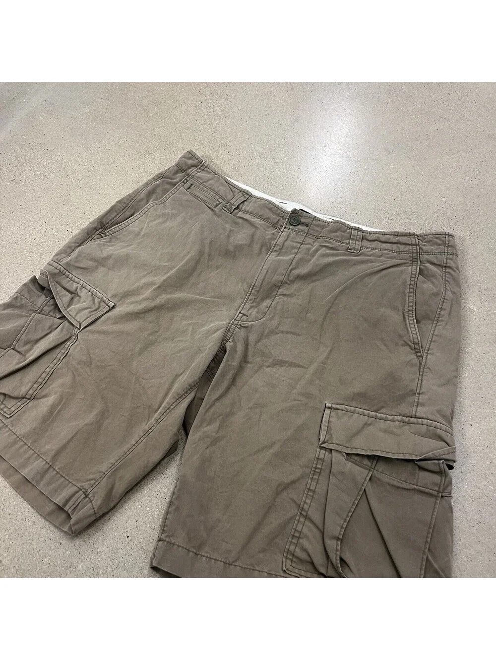 VINTAGE Gap Shorts Mens 36 Brown Cargo Khakis Utility Grunge Y2K Adult